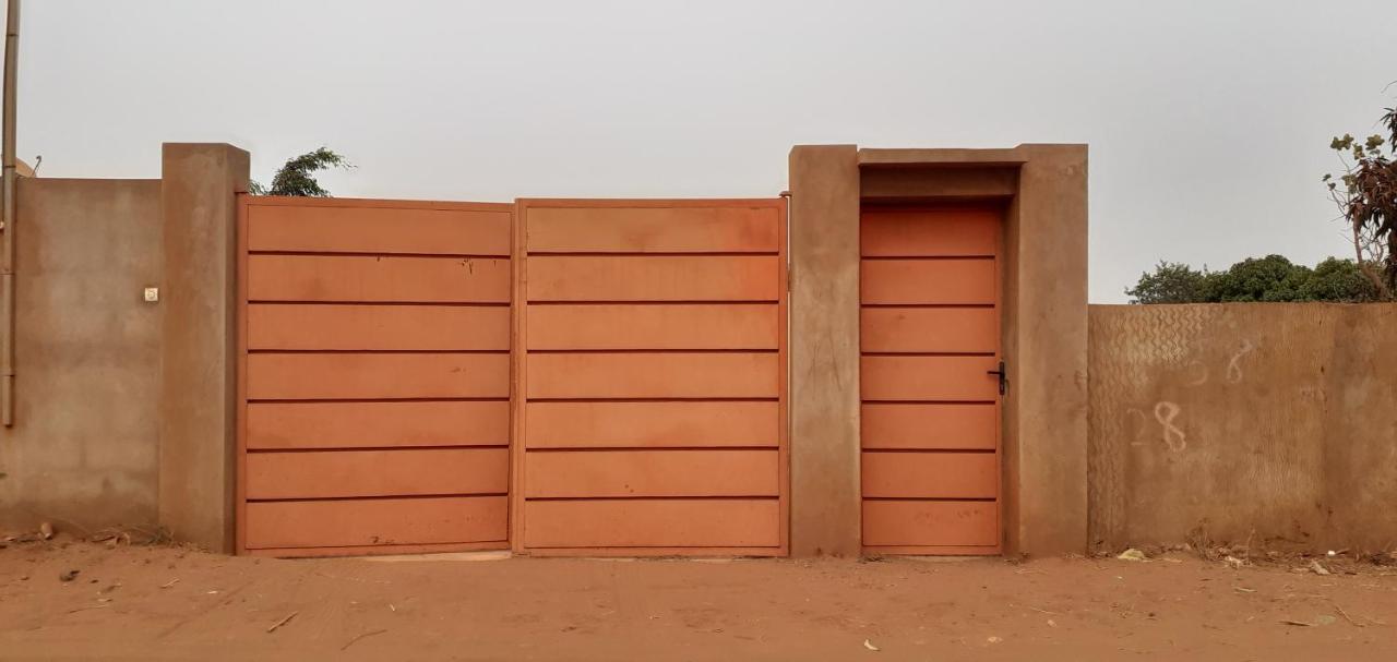 Hotel Dekk Jamm, Ou L'On Trouve La Paix Toubab Dialao Exterior foto